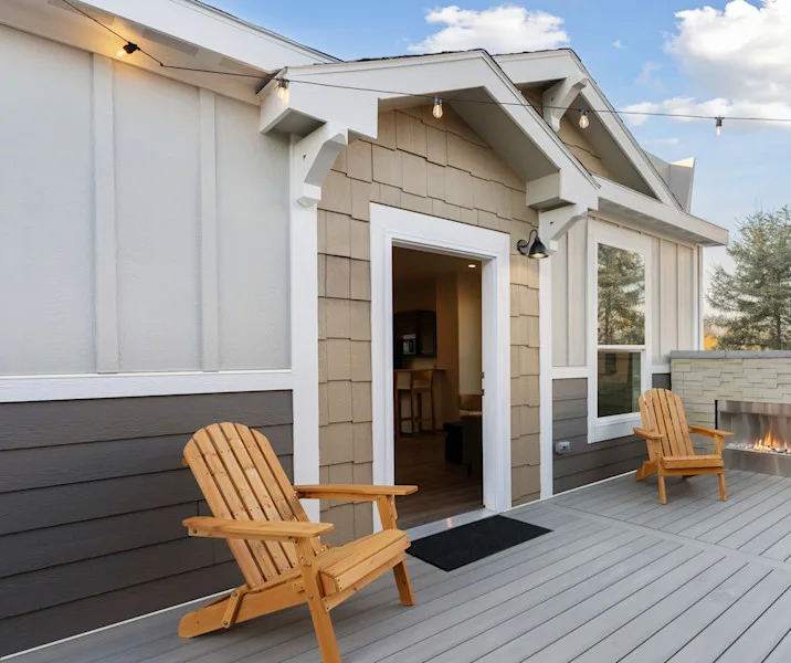 image of siding on a front porch