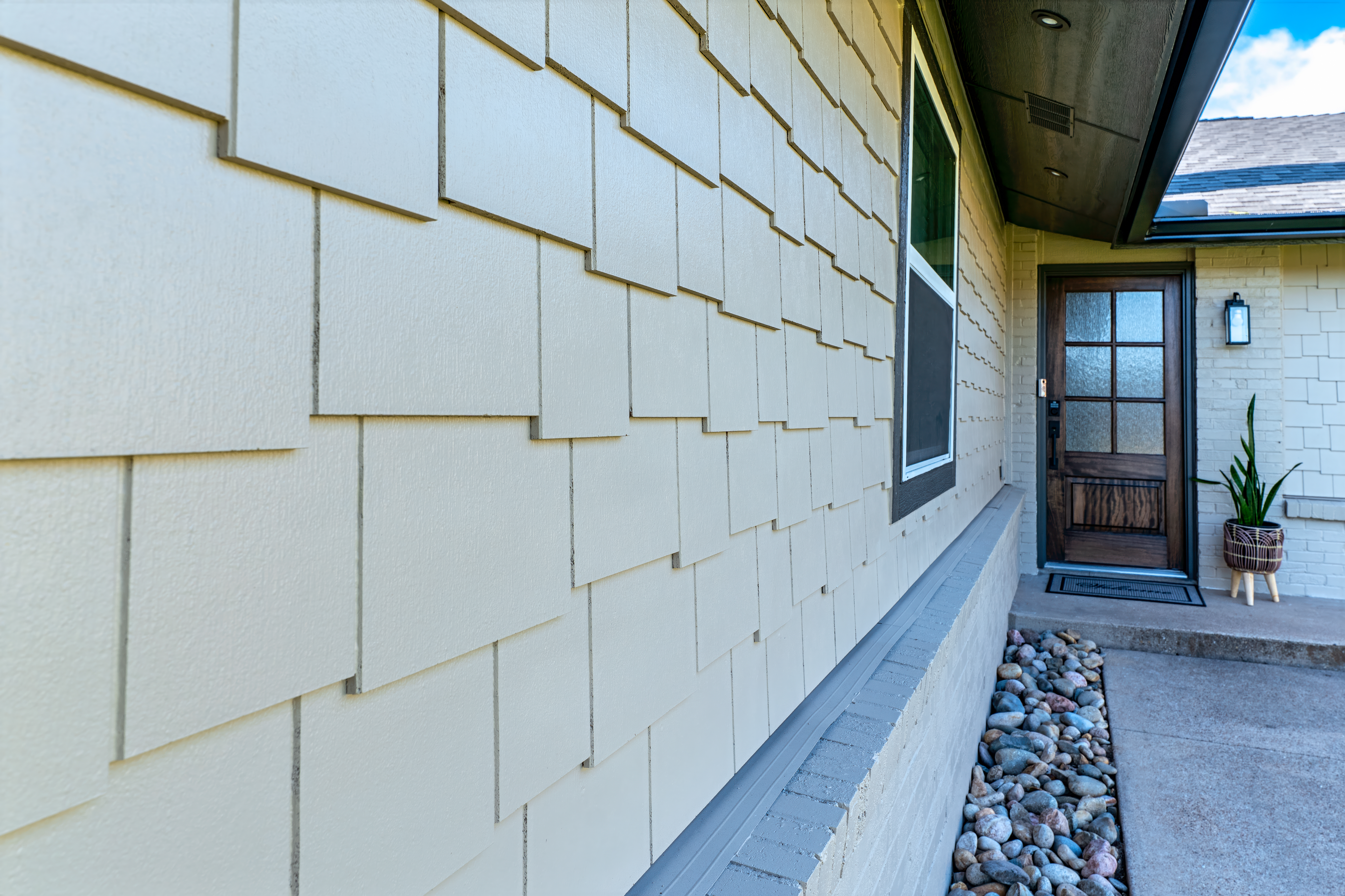Image of brushed smooth shake on a home