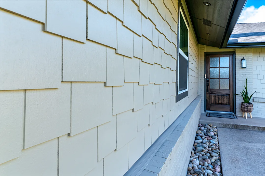 Image of brushed smooth shake on a home