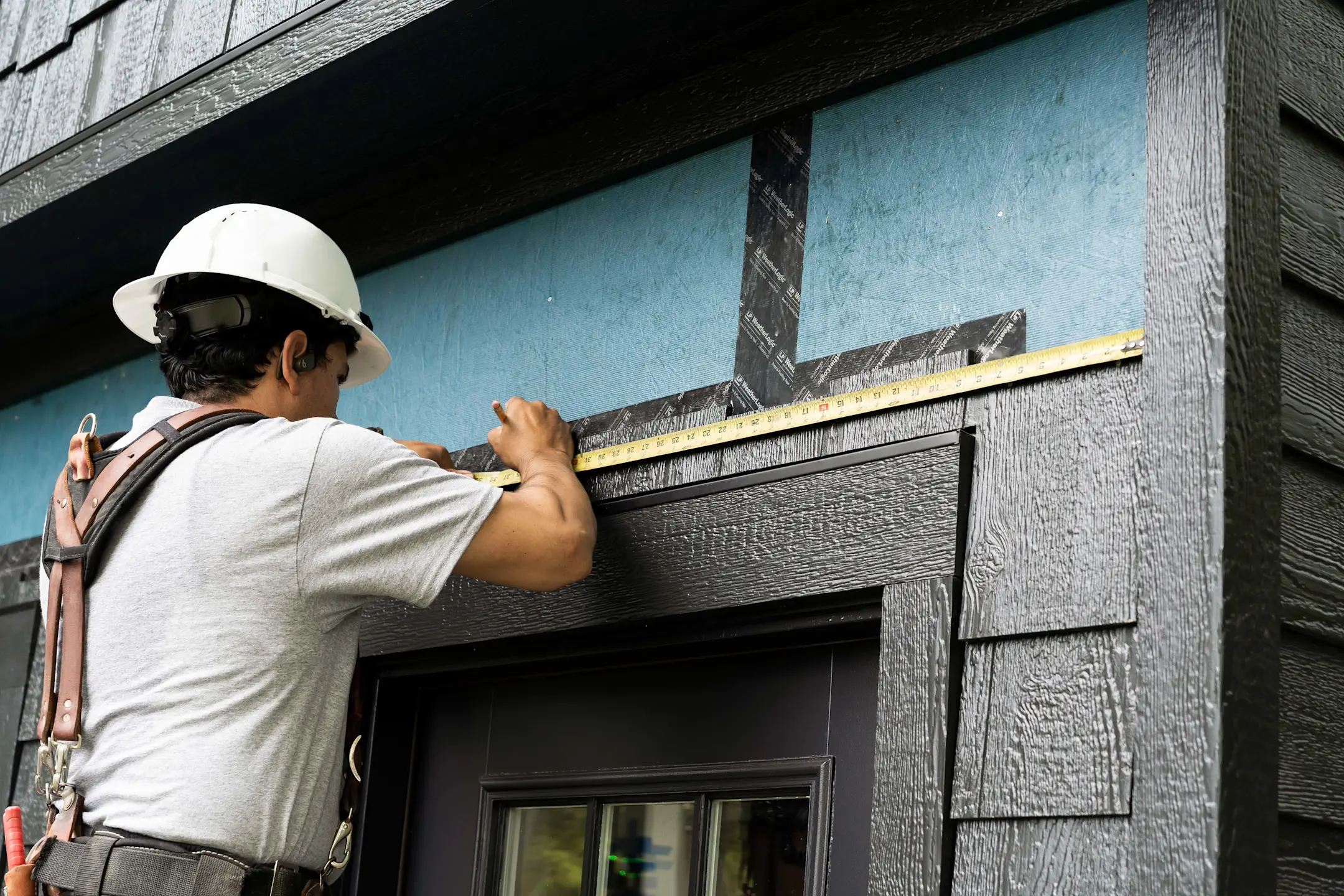 Contractor working on a build with LP Products