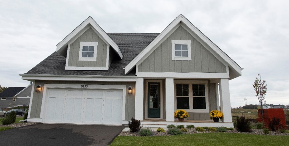 LP® SmartSide® ExpertFinish® Siding Color Prairie Clay in Board and Batten Style  