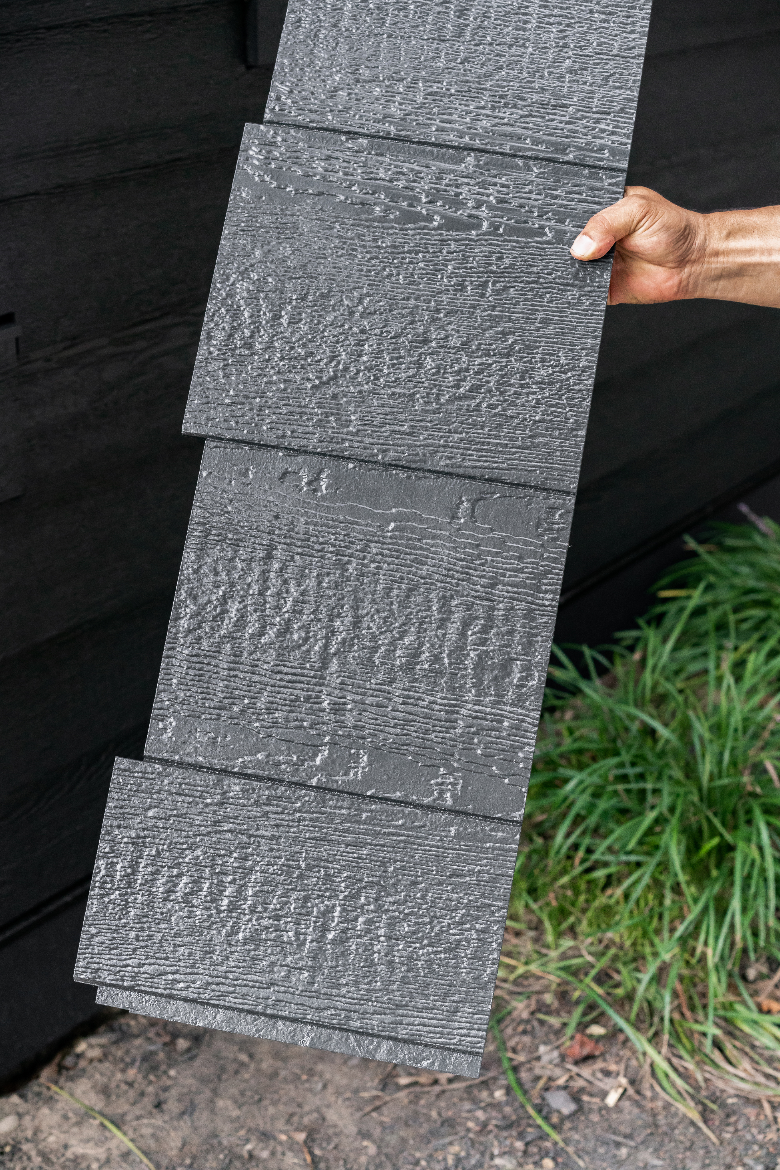 Blackish House sideA→ ＆ 9 R.I.P. Engineered Wood Shake Lap Siding | LP® SmartSide® Siding