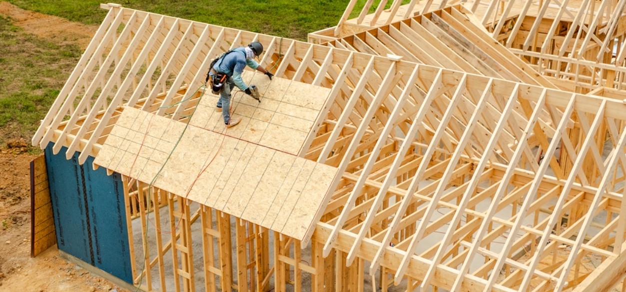 Builder installing LP TechShield.