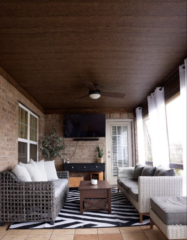 Image of LP Naturals Collection on a porch ceiling 
