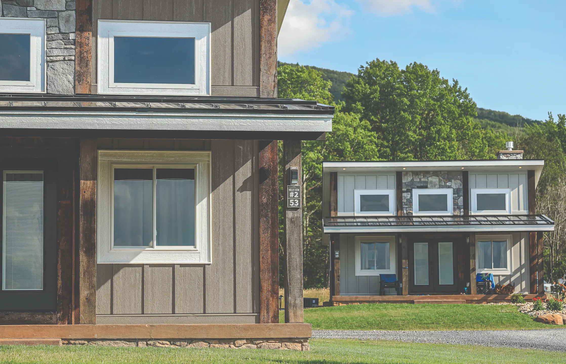 Image of LP® SmartSide® ExpertFinish® Trim & Siding color Timberland Suede on a home.