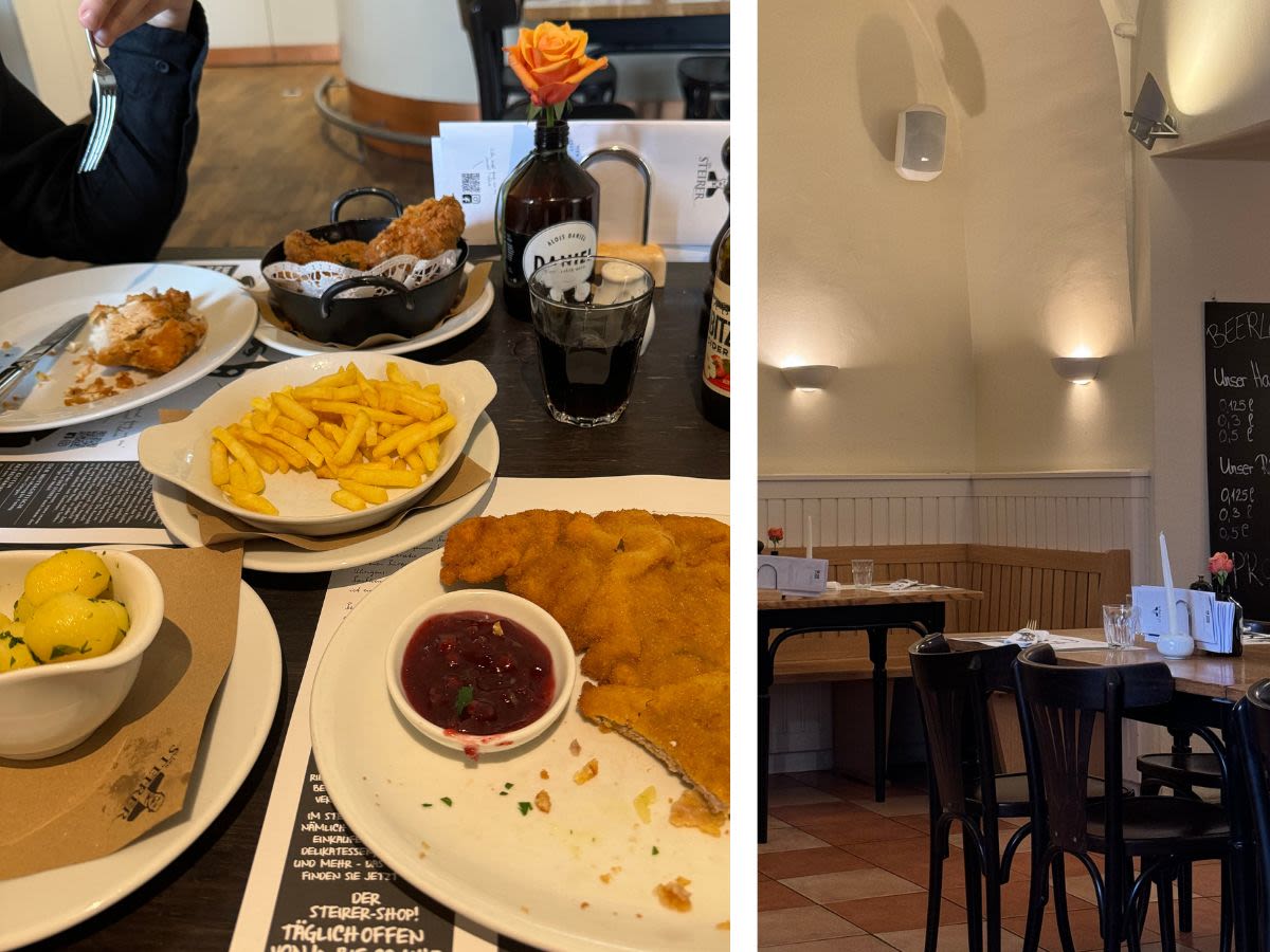 Restauracja Der Steirer w Grazu. Na stole znajduje się talerz z frytkami, ziemniakami, kotletem wiedeńskim i smażonym kurczakiem.