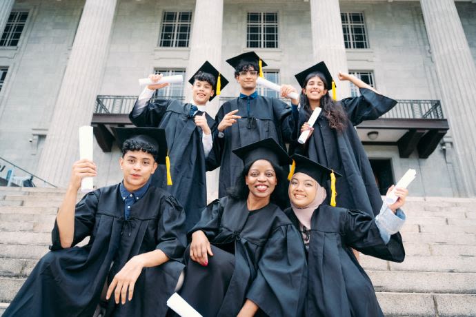 how to hunt for scholarships to study in the US
