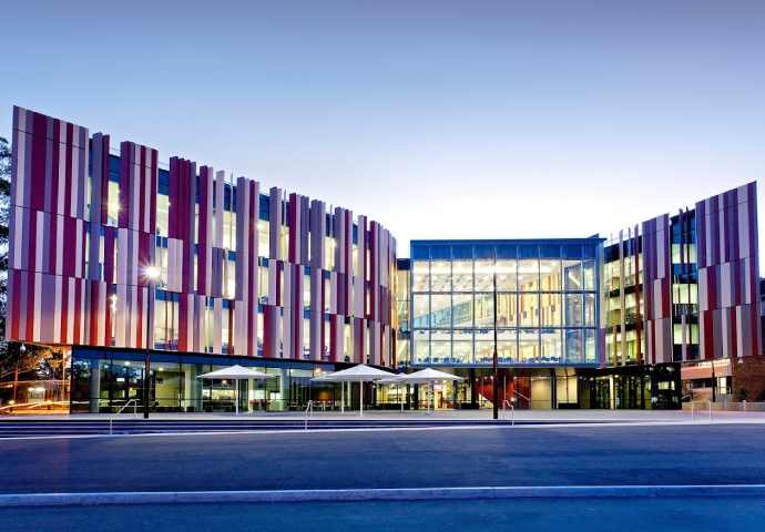 Cơ sở vật chất Macquarie