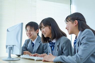 giáo dục khai phóng