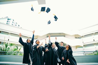 Hướng dẫn đầy đủ về học bổng du học