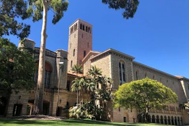Tòa nhà Winthrop Hall tại Đại học Tây Úc, Perth