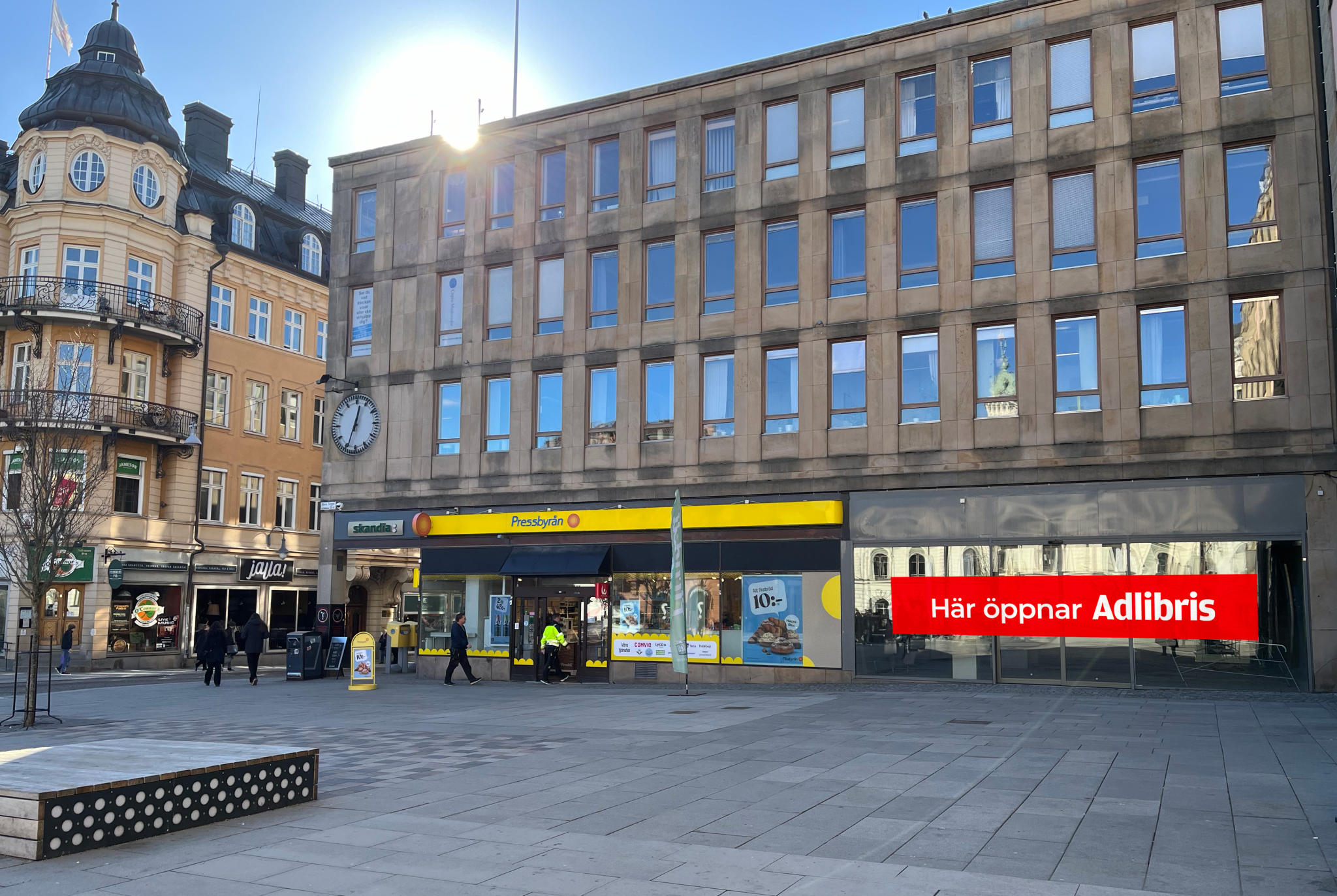 Adlibris öppnar ny butik i Uppsala (bilden är ett montage). 