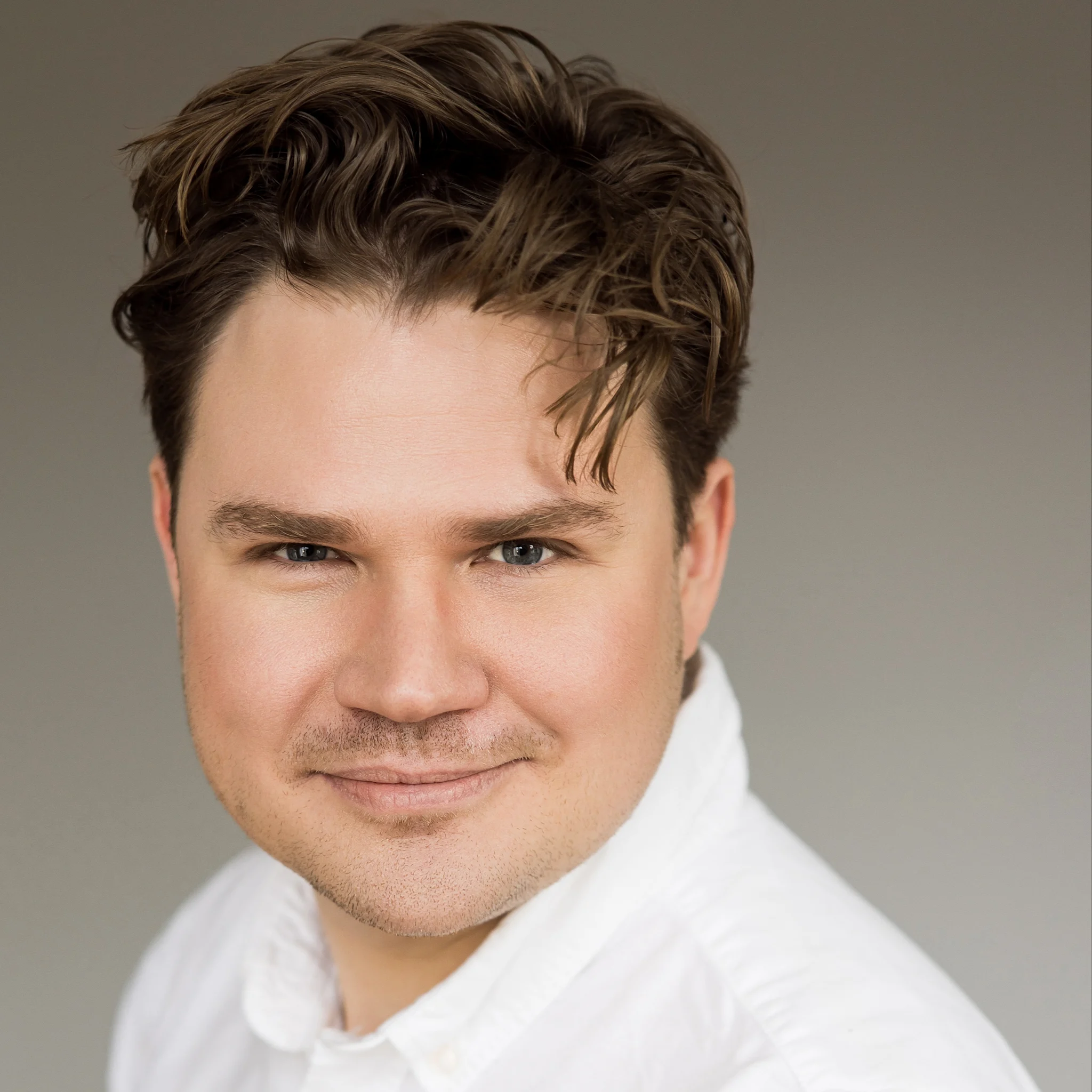 Christoffer Holst Författarporträtt