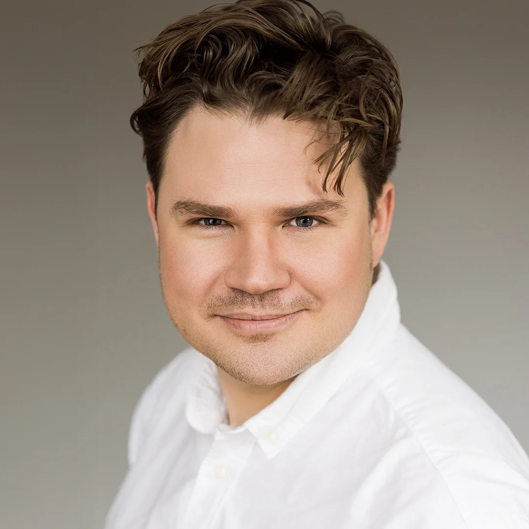 Christoffer Holst Författarporträtt