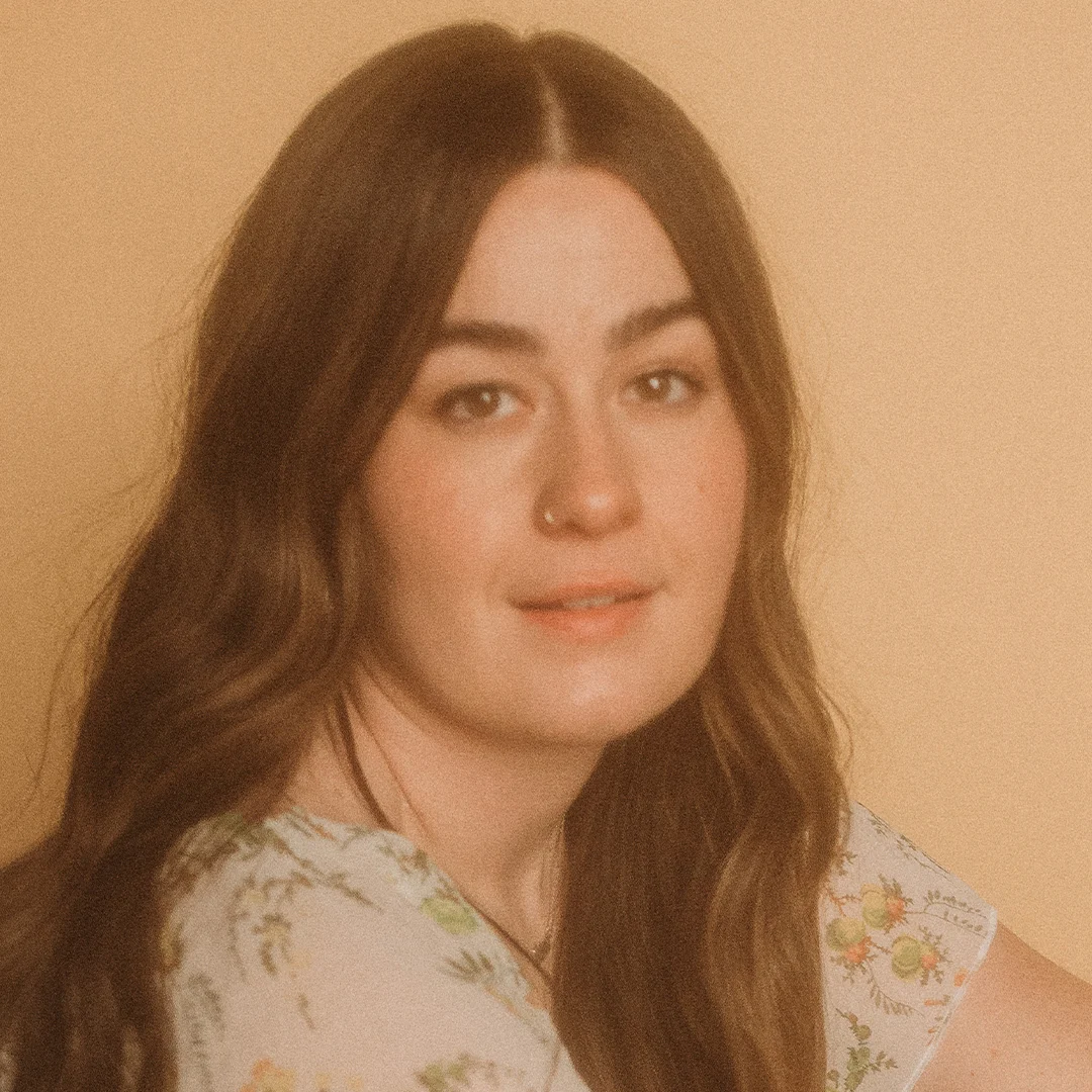 Lyla Sage Författarporträtt