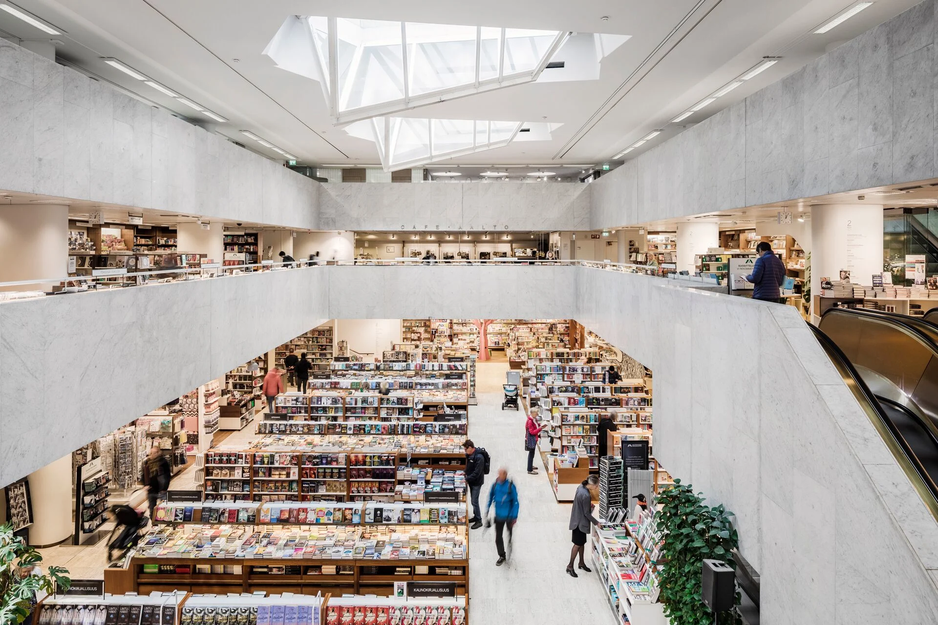 Sisäkuva1 Akademen - Akateeminen