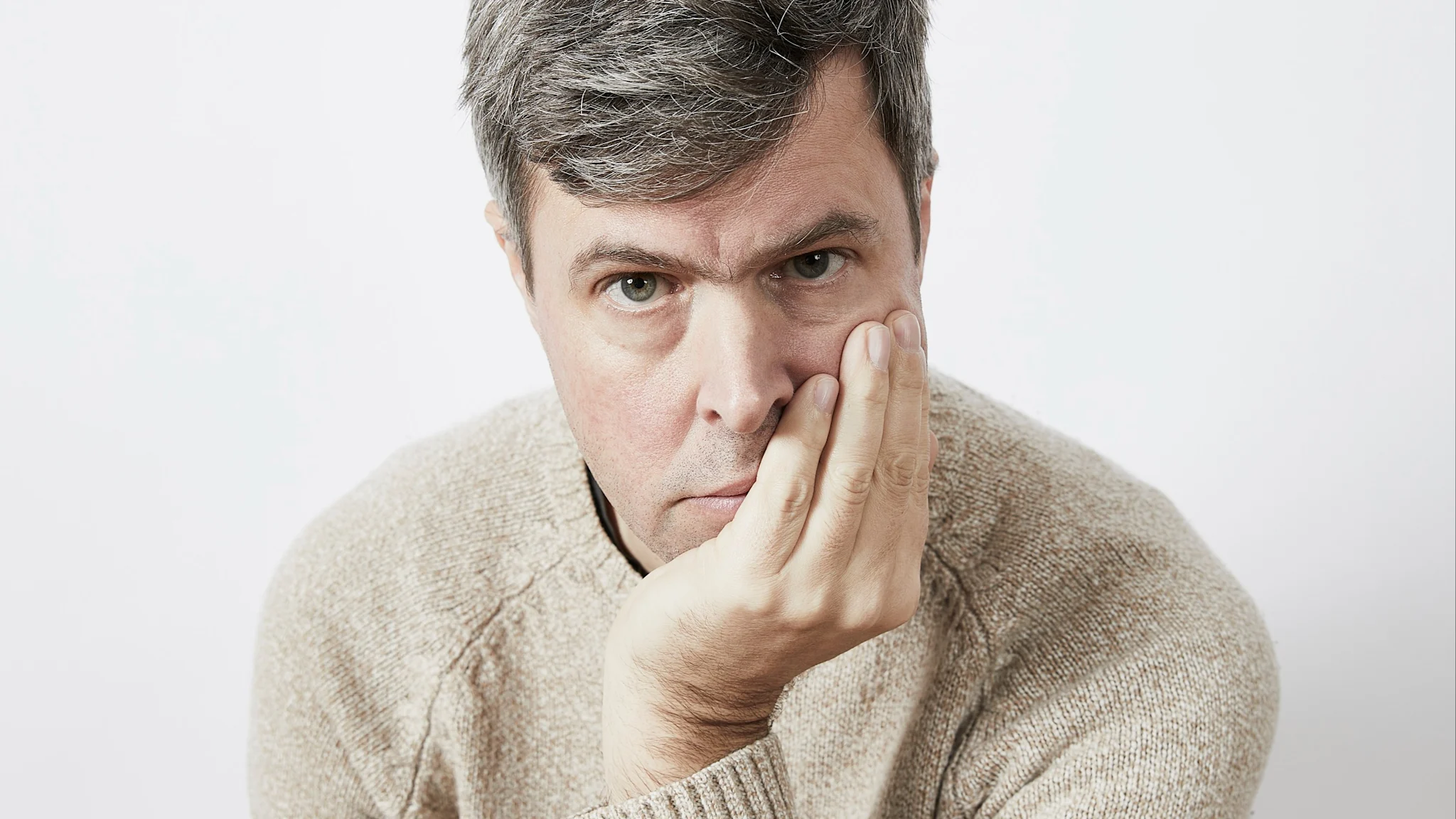 Författarporträtt av David Szalay