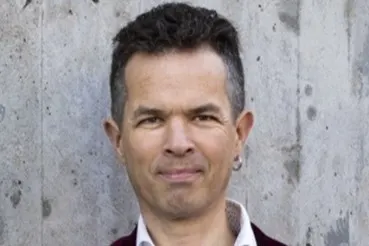 Mårten Melin Författarporträtt