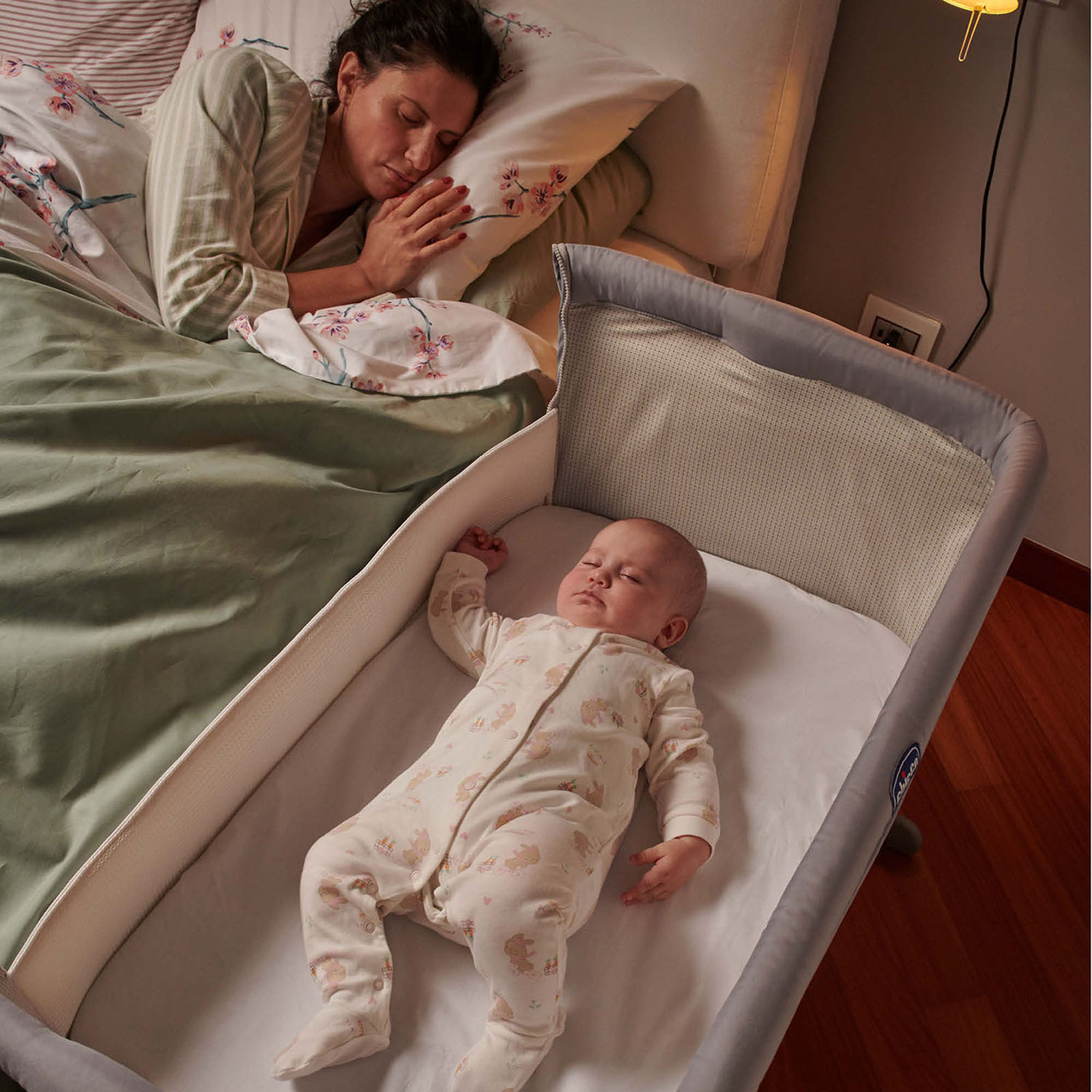 Chicco Next2me 3 in 1 Co sleeping Bedside Crib Grey The Nursery Store