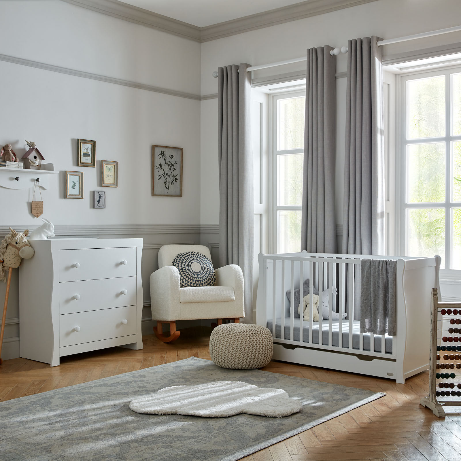 Puggle Chelford 4-Piece Cot with Drawer, Dresser Changer & Maxi Air Cool Sprung Mattress - Classic White