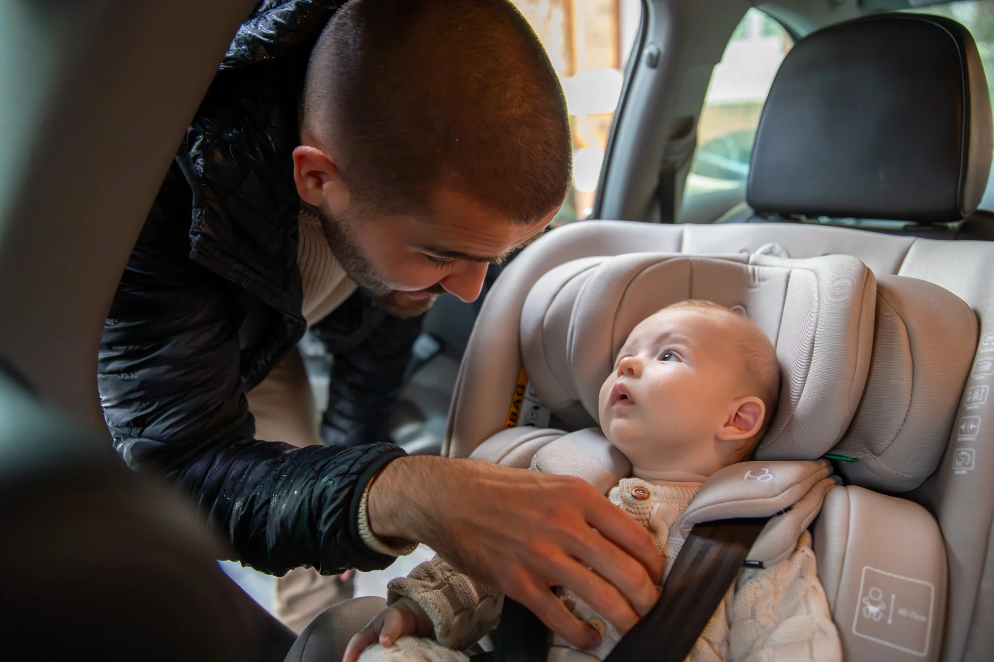 Differences between the different swivel car seat models