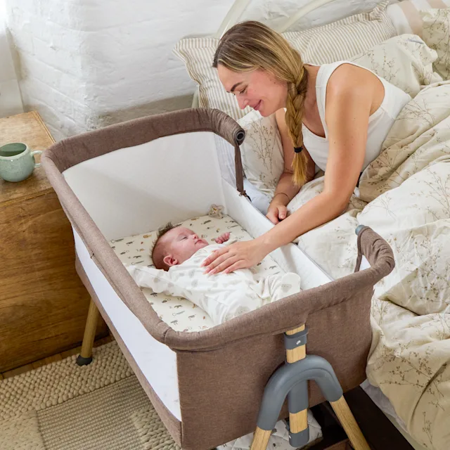 Puggle Dreamy Bedside Crib - Espresso