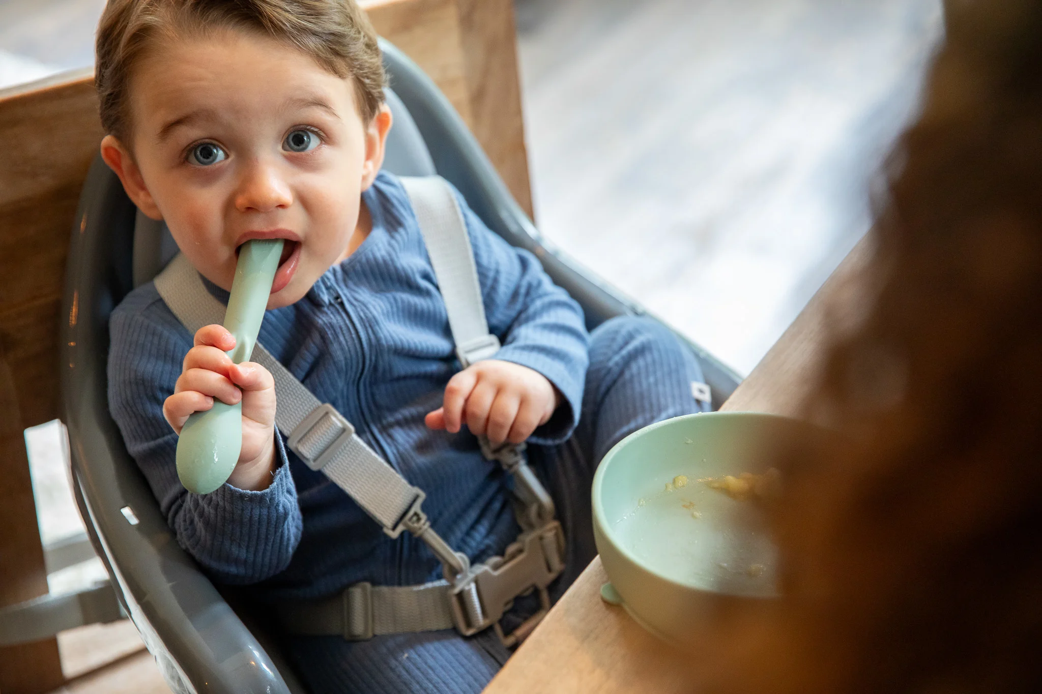 sign your baby is ready to start eating