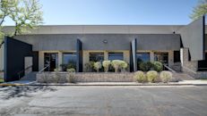 RETAIL | COMMERCIAL horizontal front
