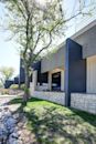 RETAIL | COMMERCIAL vertical front