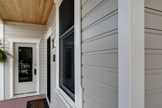 LOUISVILLE | SOFFIT, FASCIA entrance way