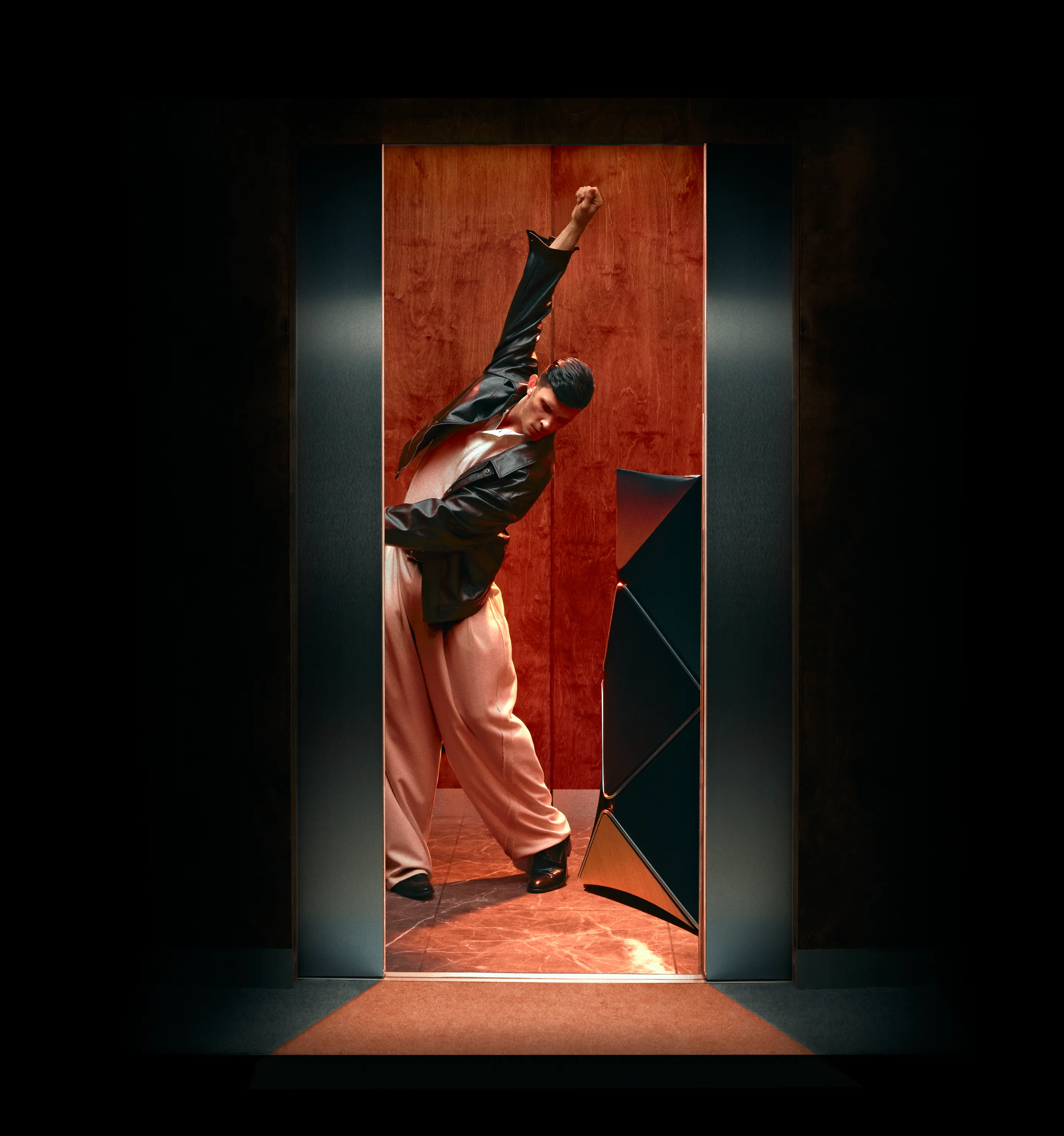 Beolab 90：ウルトラ・ハイ・フィデリティ フロアスタンディング