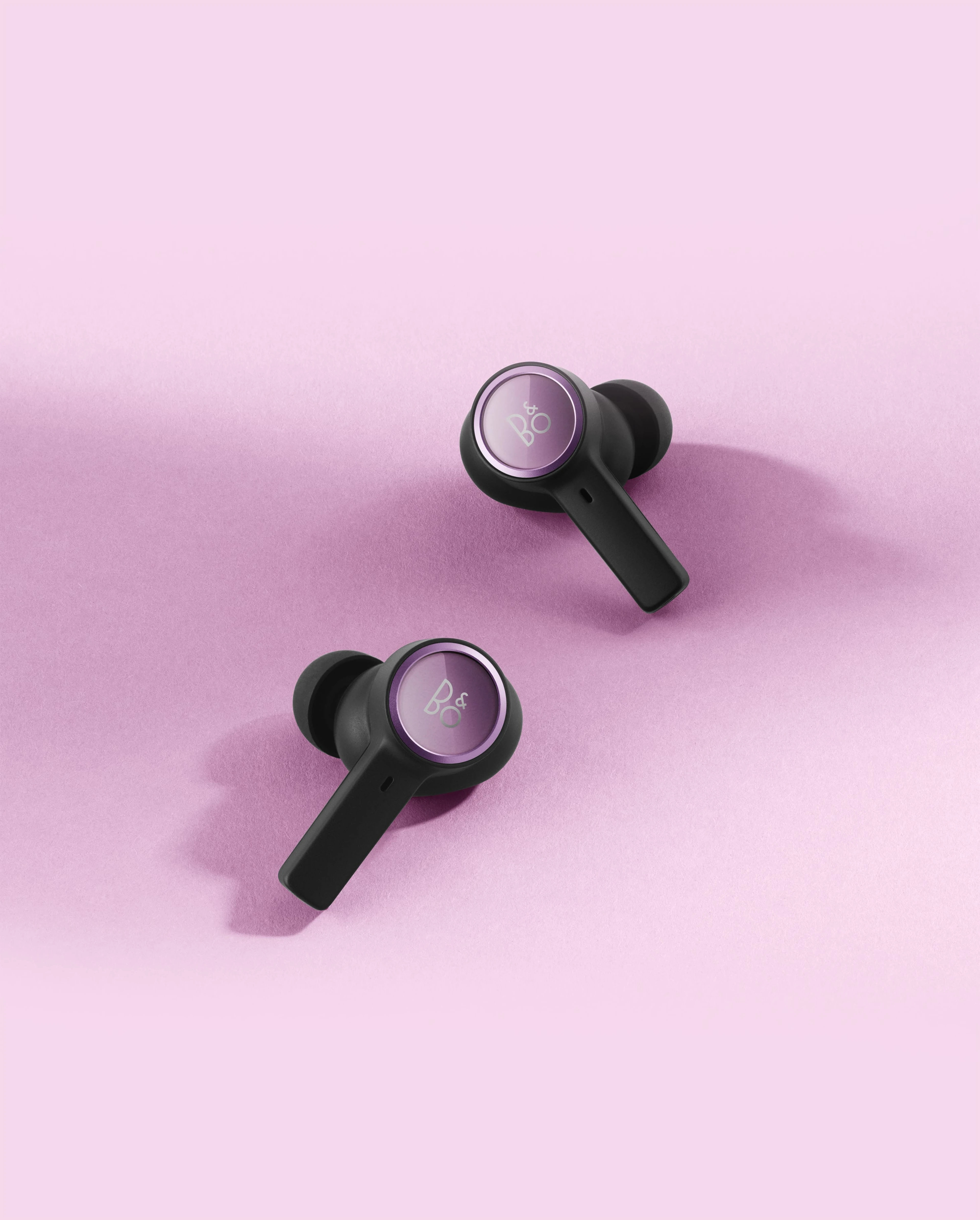 Image of Beoplay EX Atelier Editions earbuds in the limited colour Lilac Purple