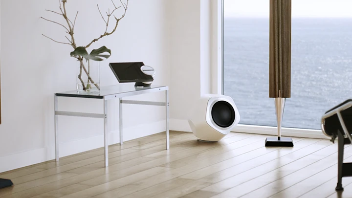 Beolab 19 with a pair of Beolab 18 in a house on the seaside