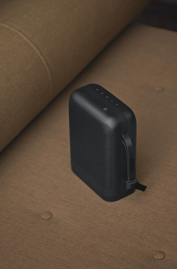 P6 speakers cord detail black