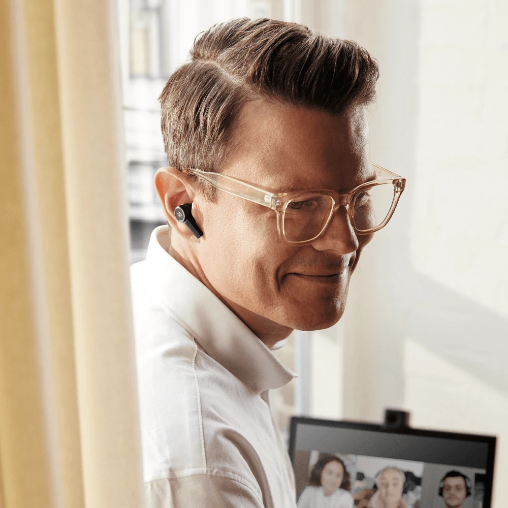 Image of man with Beocom EX
