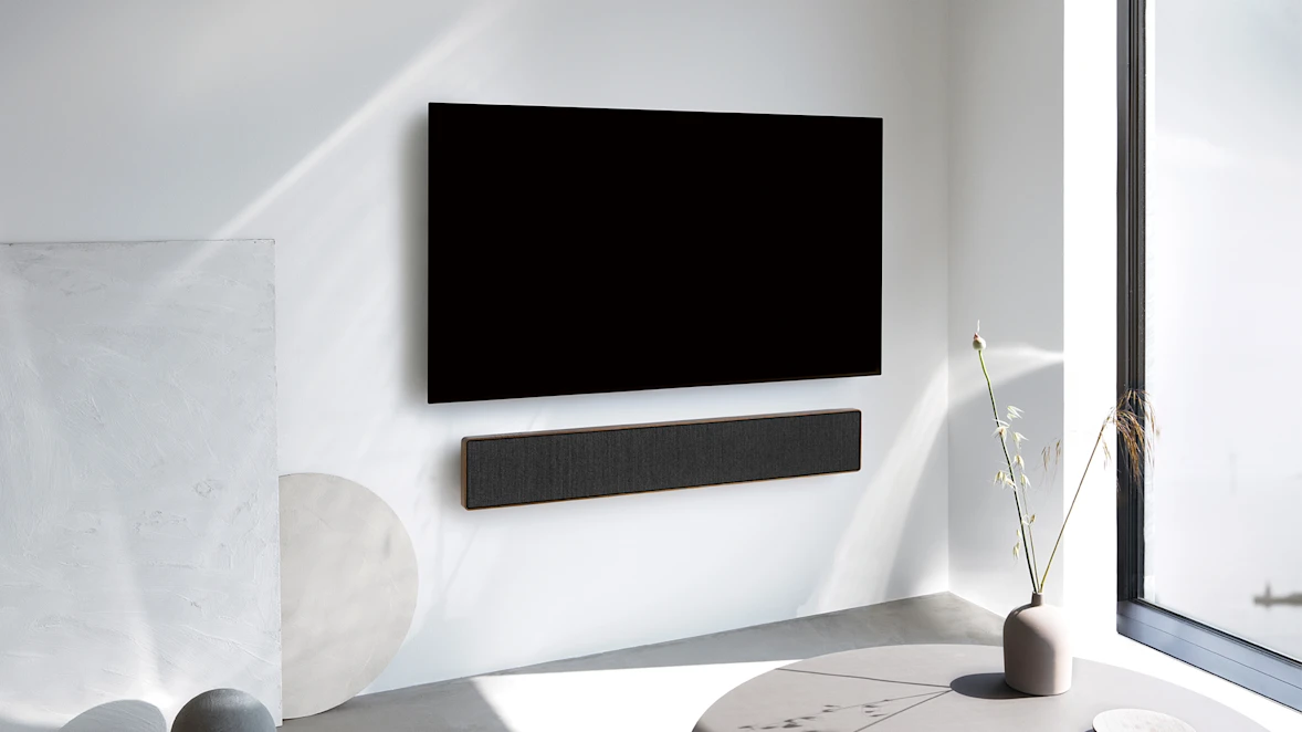 Beosound Stage e TV montati a parete