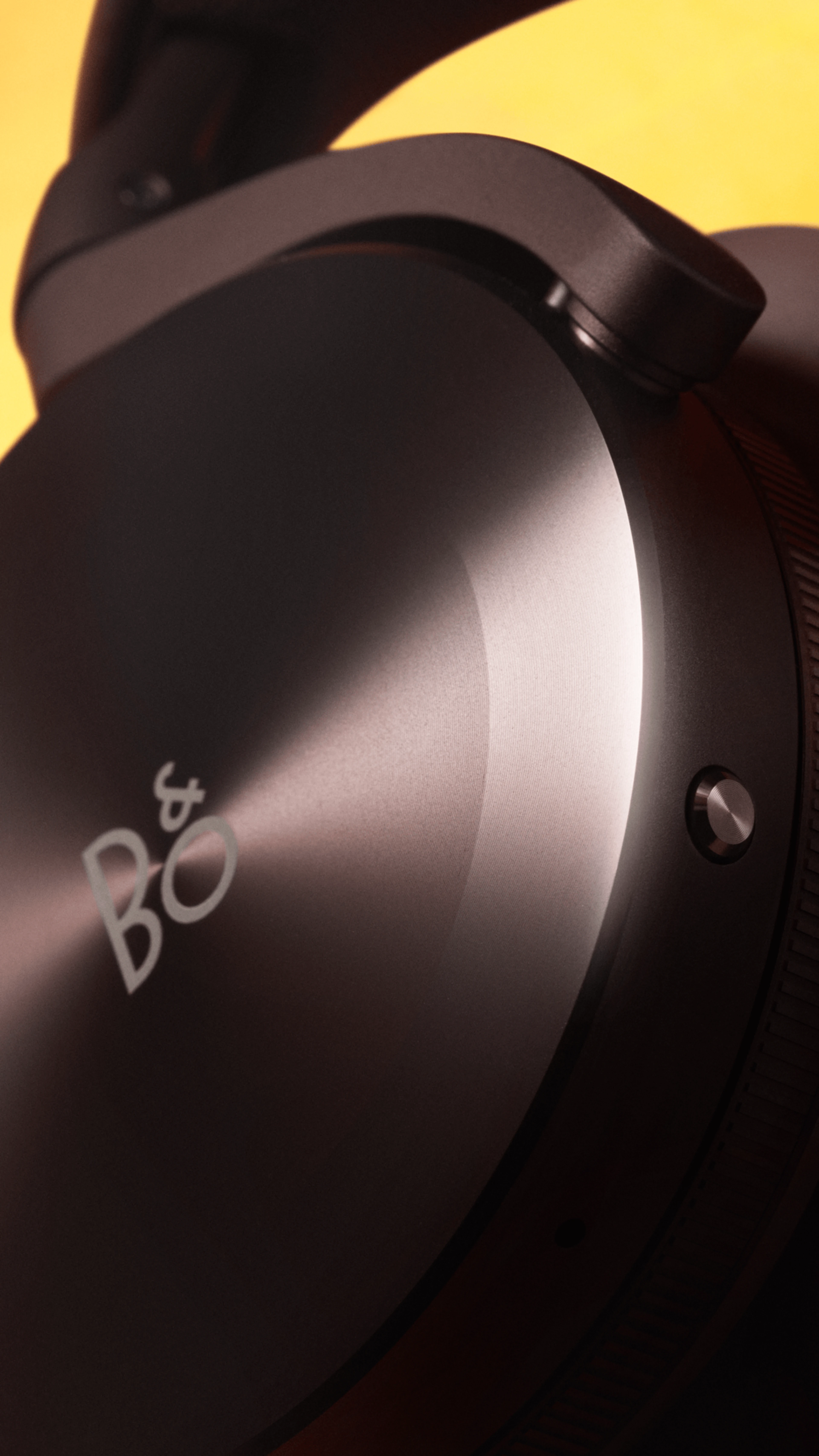 Beoplay H95 in Chestnut