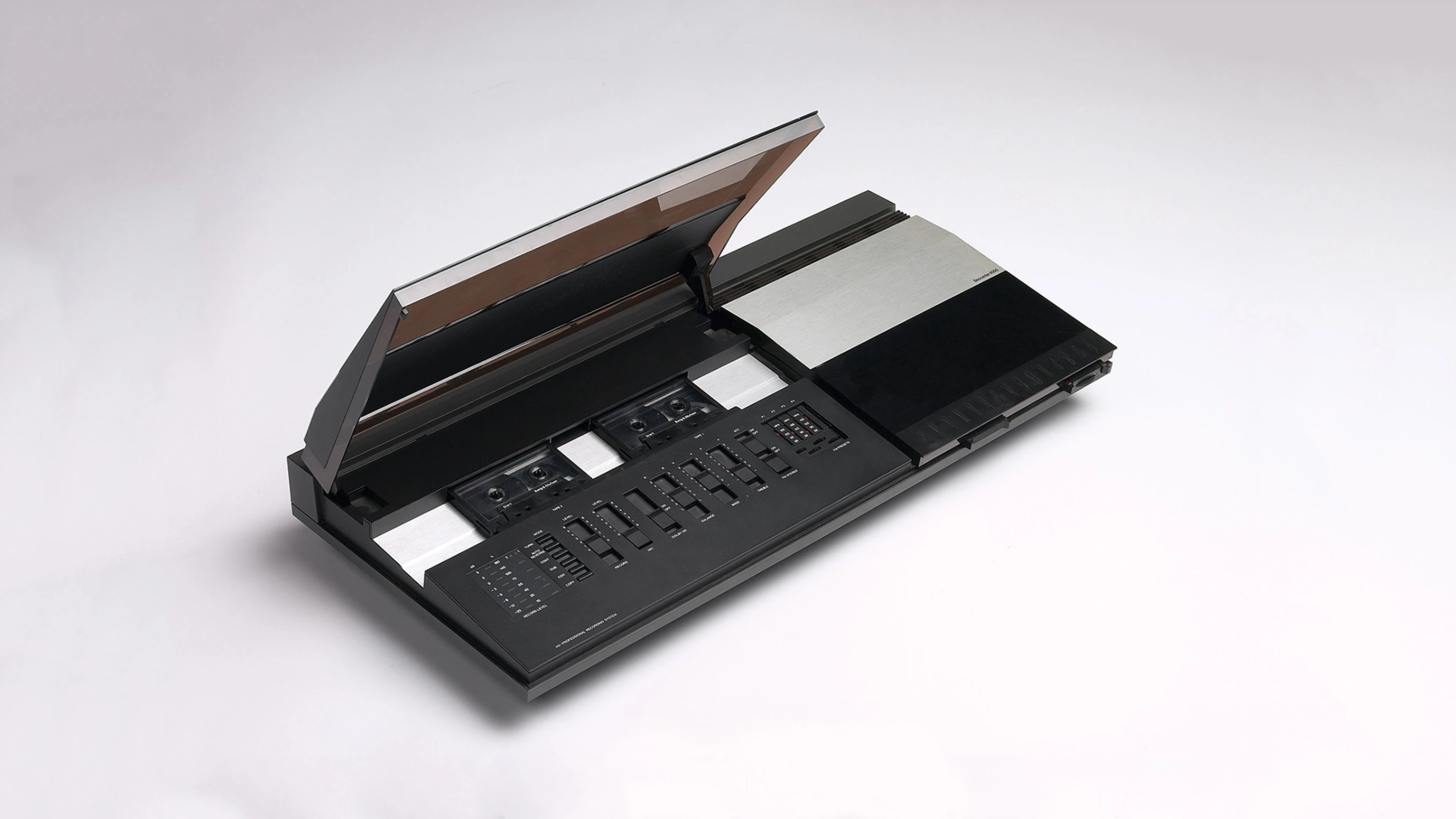 Beocenter 4000, designet af David Lewis