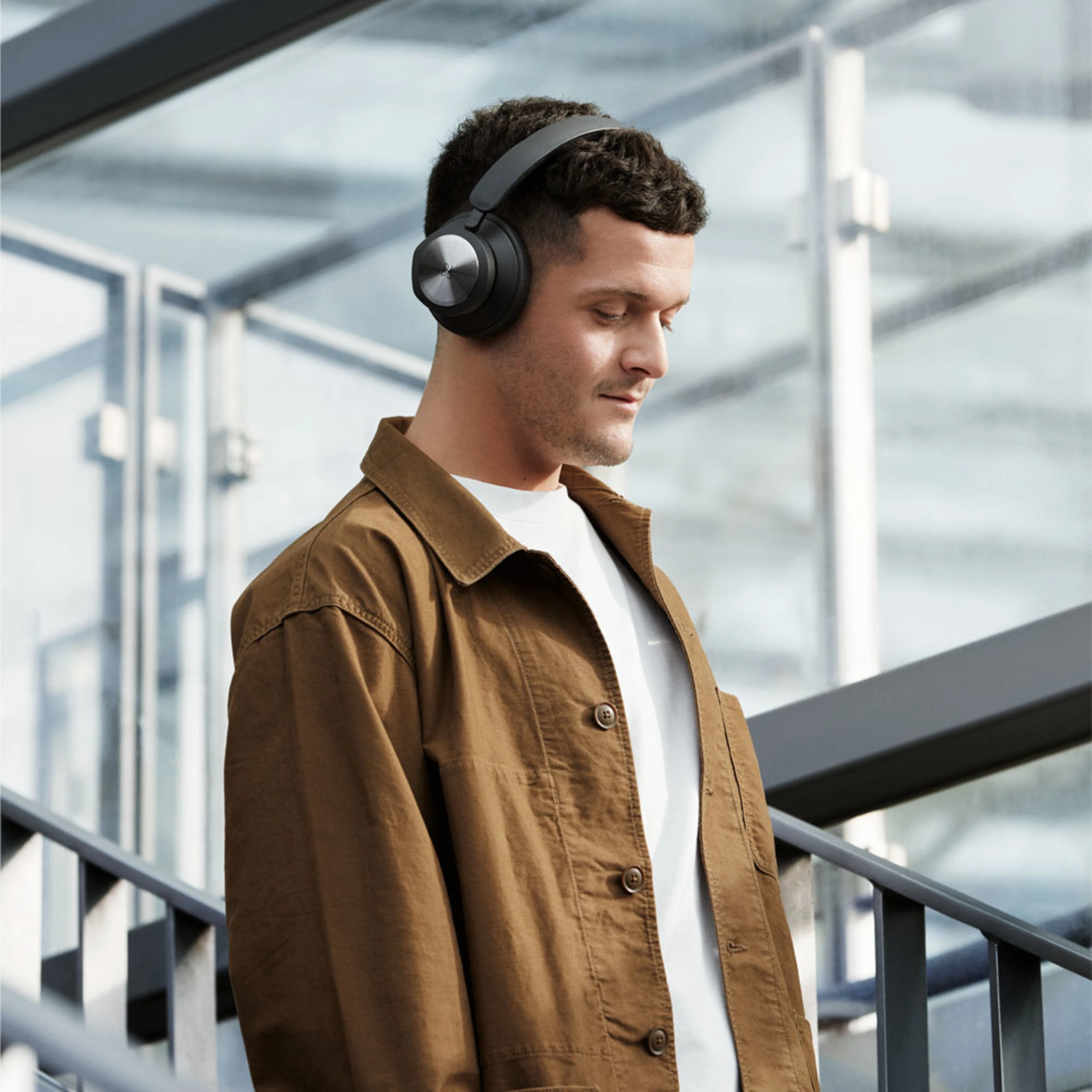 Image of man wearing Beocom Portal