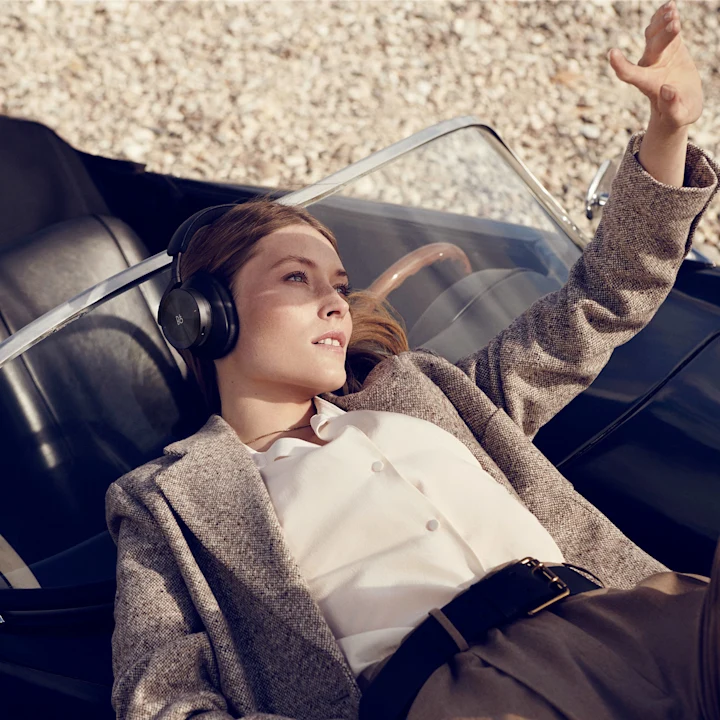 beoplay- H95 -Black - Lifestyle