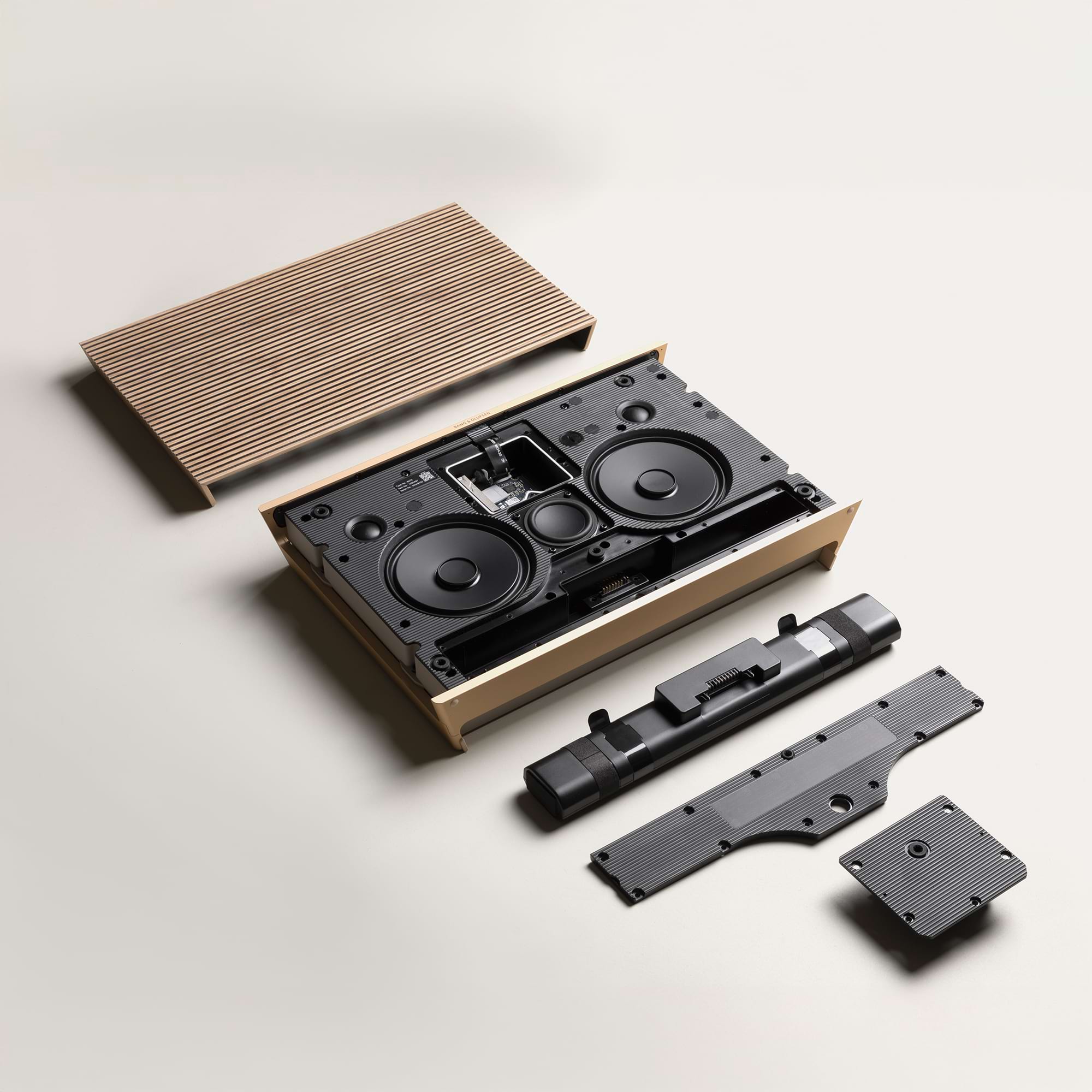 Beosound Level - ポータブルホームスピーカー | Bang & Olufsen