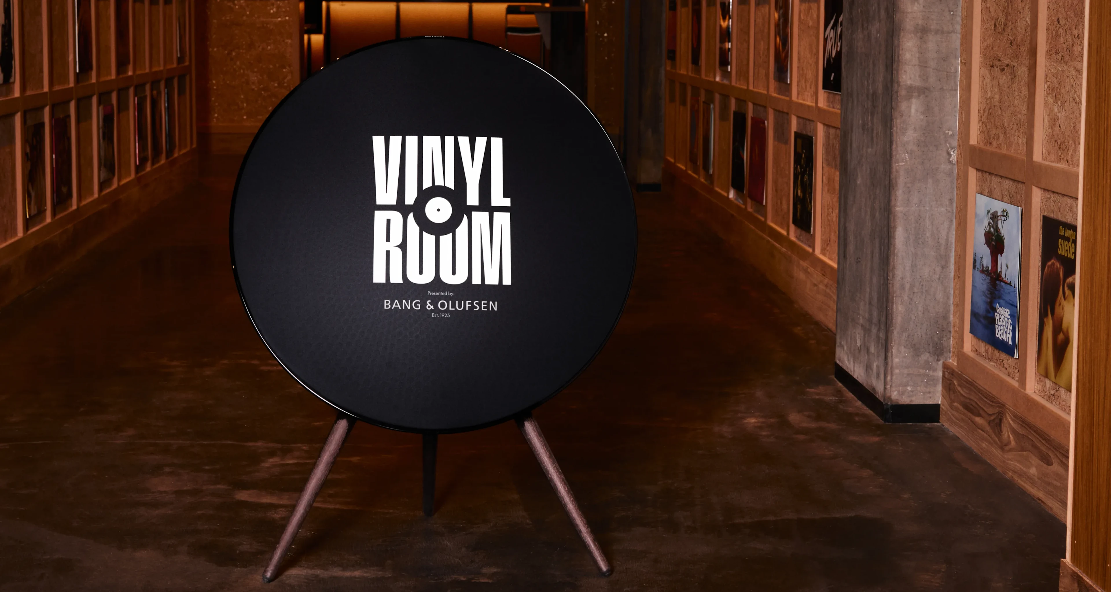 Image of Beosound A9 with Vinyl room cover