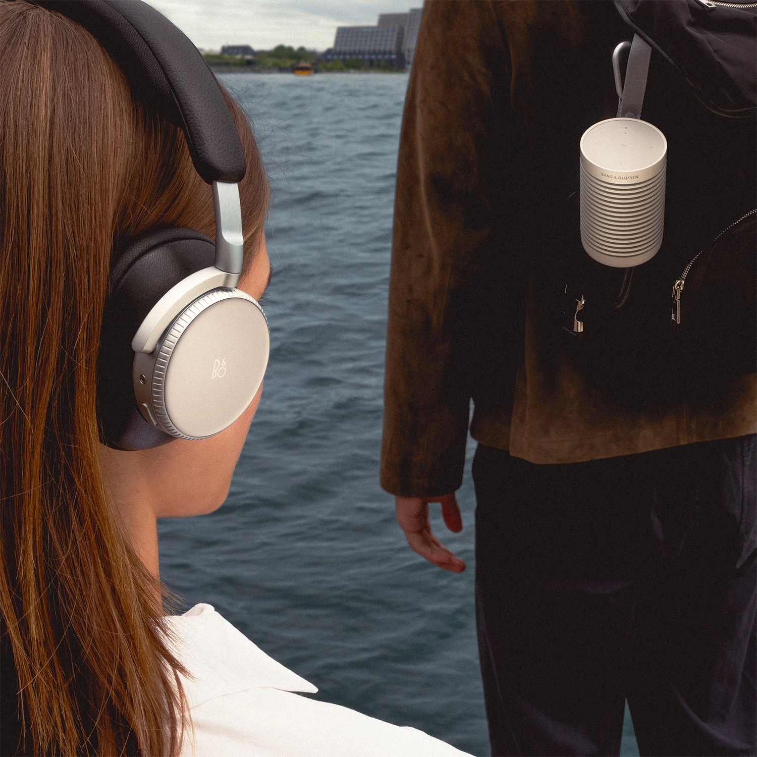Beoplay H100 and Beosound Explore on people in the harbour