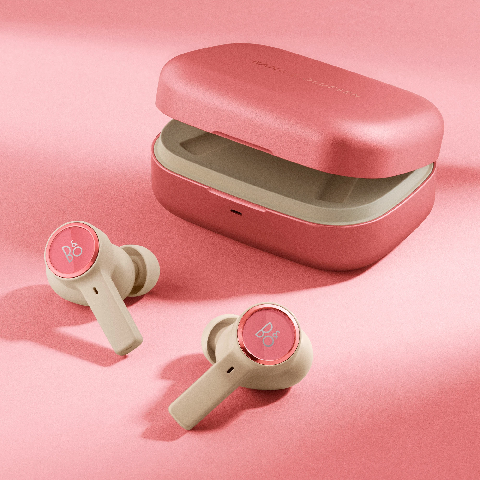 Beoplay EX Atelier Edition earbuds in Peach Pink with case