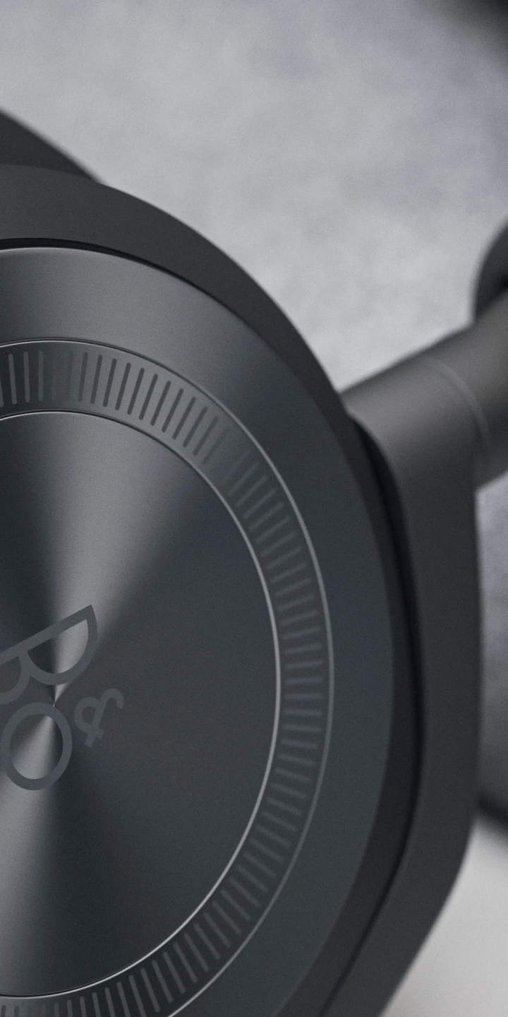 Detail view of the touch interface in Beoplay HX Black Anthracite
