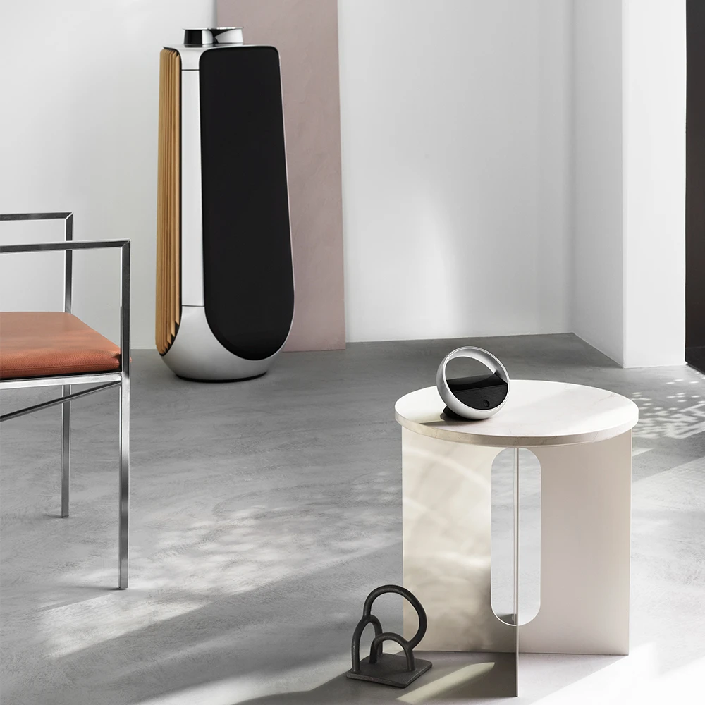 Beoremote Halo table stand