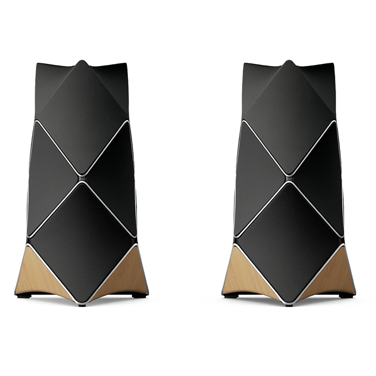 A pair of Beolab 90 in black