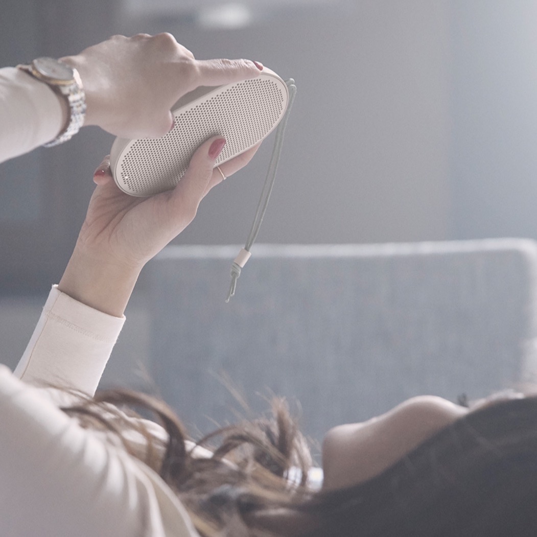 Beoplay P2 Sandstone 7