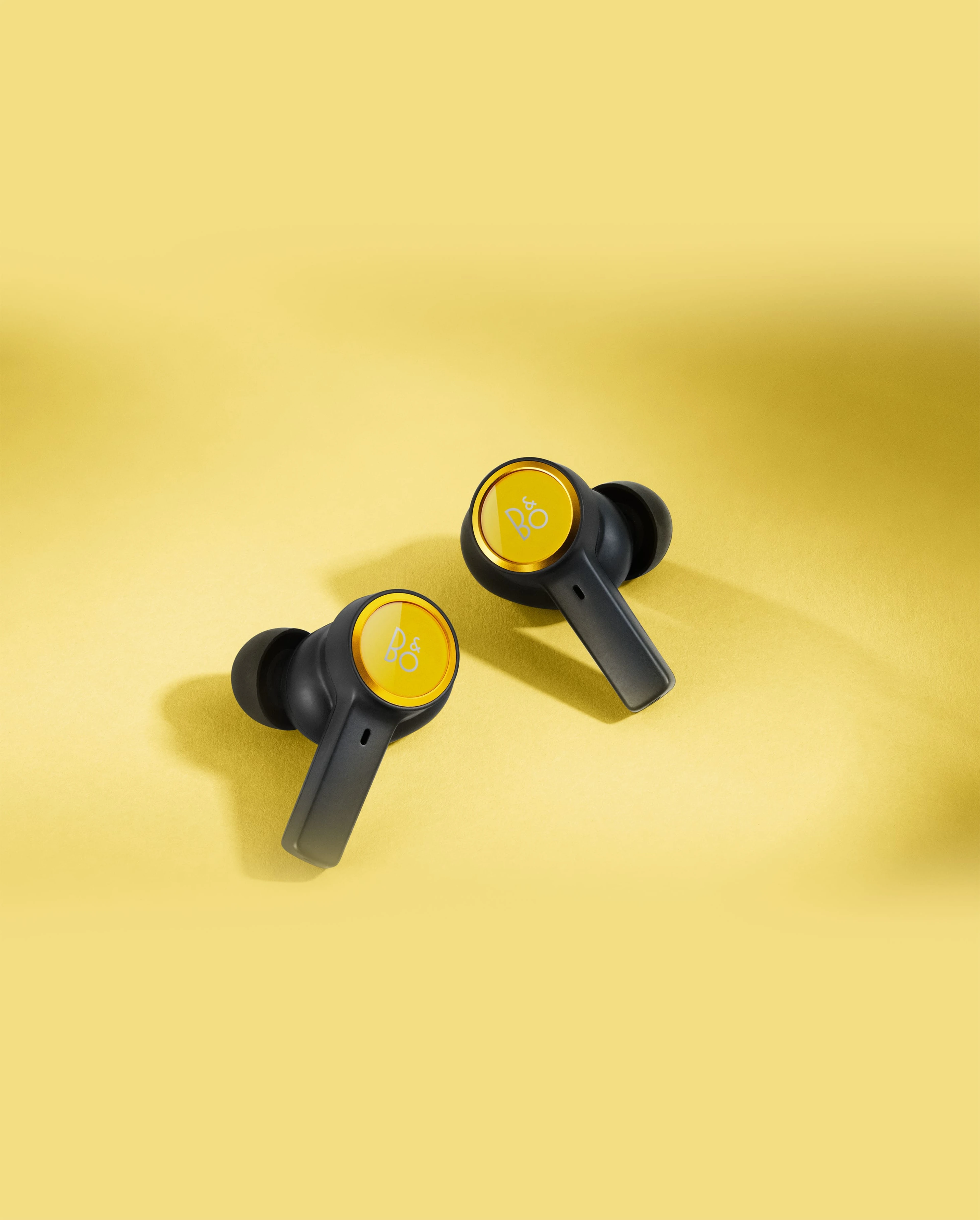 Image of Beoplay EX Atelier Editions earbuds in the limited colour Pineapple Yellow