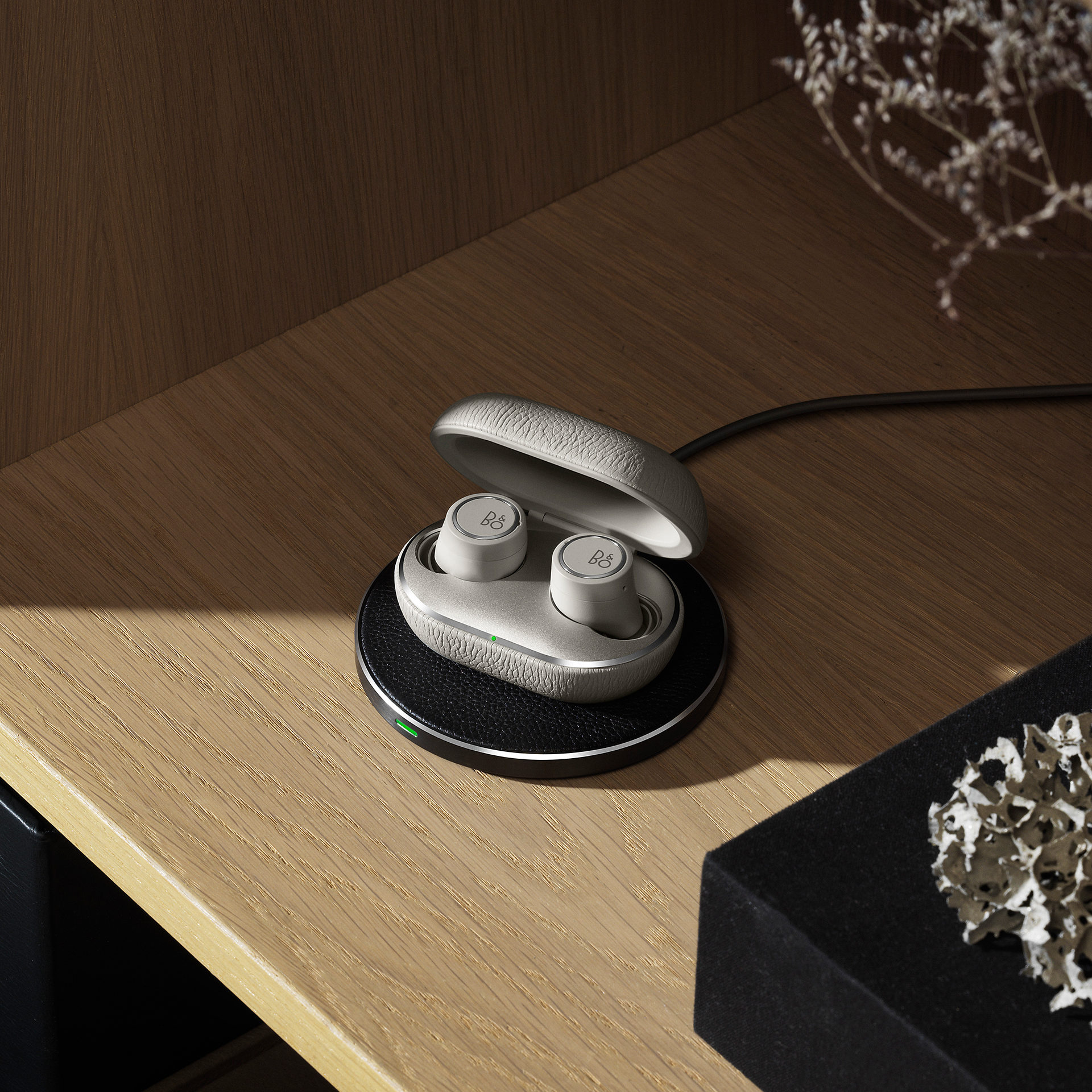 True wireless earbuds - Beoplay E8 3rd Generation | B&O